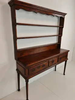 Buffet gallois de style géorgien tardif (XVIIIe siècle) – Massif du Chêne