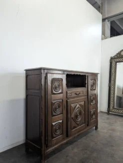 Buffet haut dans le goût de Dudouyt