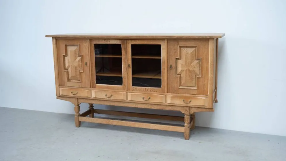 Buffet haut en chêne scandinave par Kjaernulf