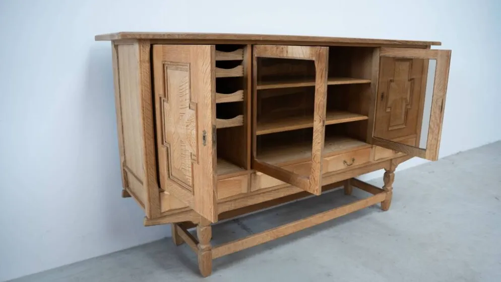 Buffet haut en chêne scandinave par Kjaernulf