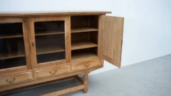 Buffet haut en chêne scandinave par Kjaernulf