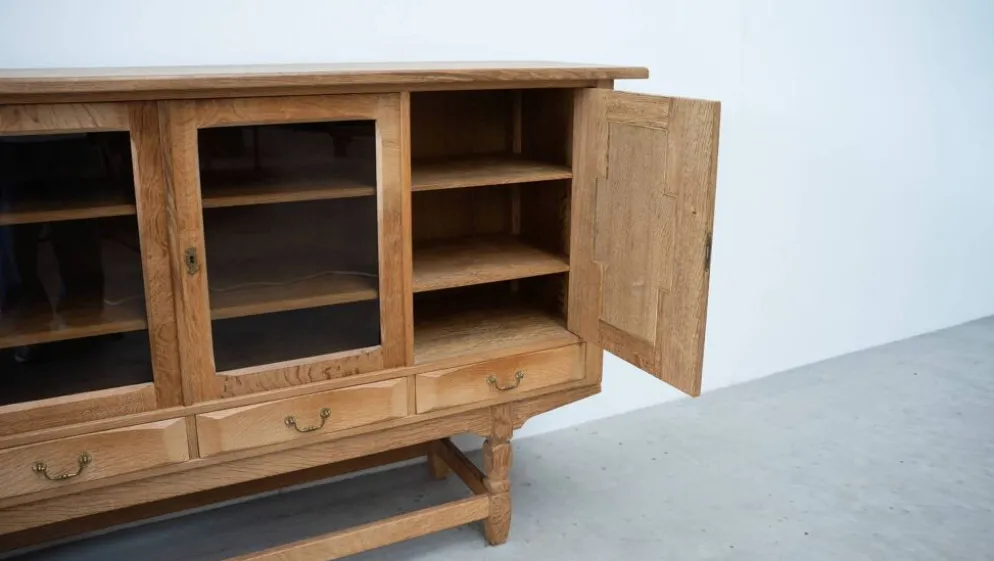 Buffet haut en chêne scandinave par Kjaernulf