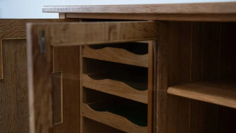 Buffet haut en chêne scandinave par Kjaernulf