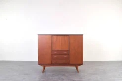 Buffet haut en teck danois des années 1960.