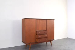 Buffet haut en teck danois des années 1960.