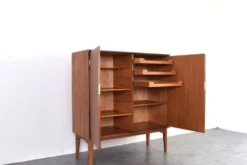 Buffet haut en teck du milieu du siècle par Rastad & Relling pour Eidsfjord Møbelfabrikk