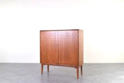 Buffet haut en teck du milieu du siècle par Rastad & Relling pour Eidsfjord Møbelfabrikk