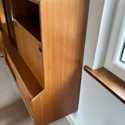 Buffet haut « Highboard » scandinave en teck blond avec bar intégré - 60's