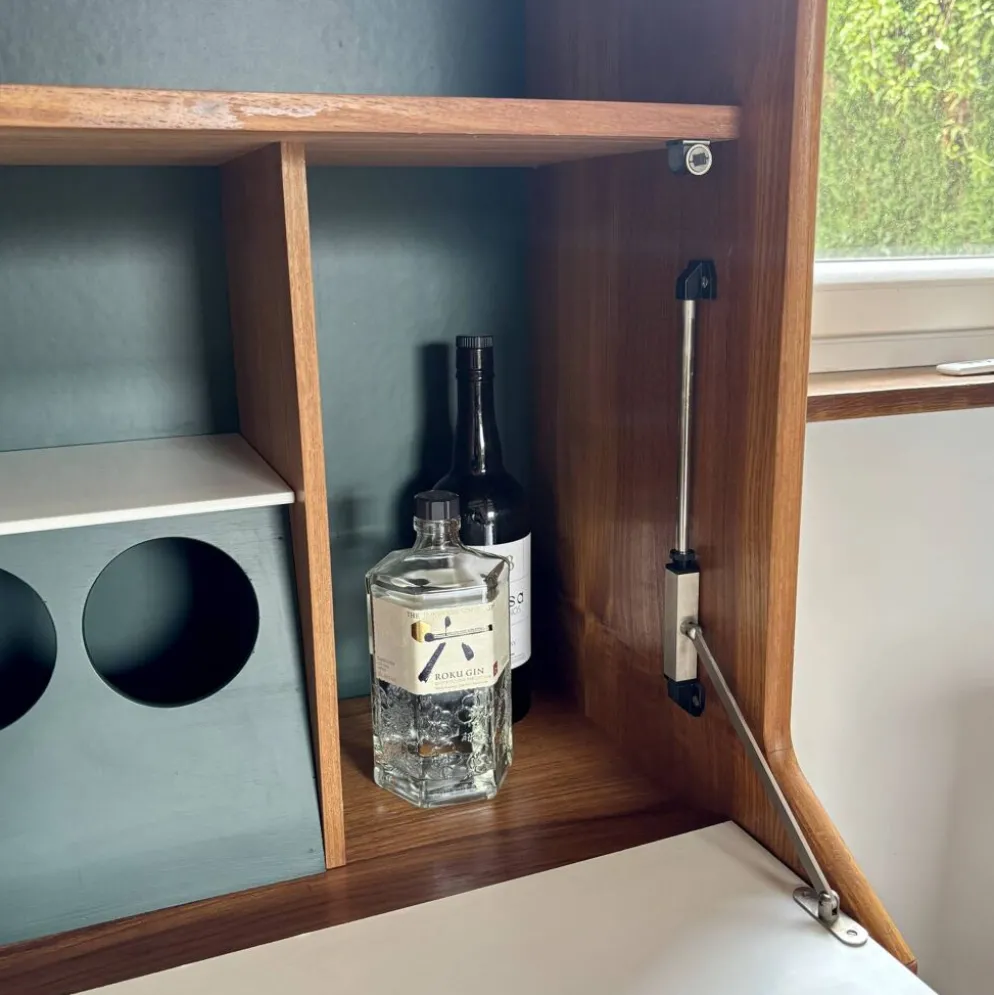 Buffet haut « Highboard » scandinave en teck blond avec bar intégré - 60's