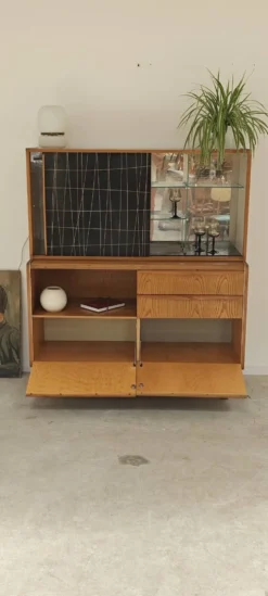 Buffet haut / Vaisselier U 372 / 386 par BLandsman et H Nepozytek 60