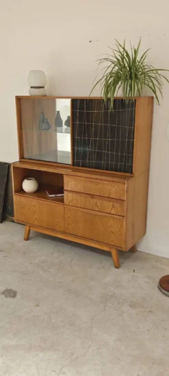 Buffet haut / Vaisselier U 372 / 386 par BLandsman et H Nepozytek 60