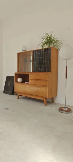 Buffet haut / Vaisselier U 372 / 386 par BLandsman et H Nepozytek 60