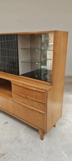 Buffet haut / Vaisselier U 372 / 386 par BLandsman et H Nepozytek 60