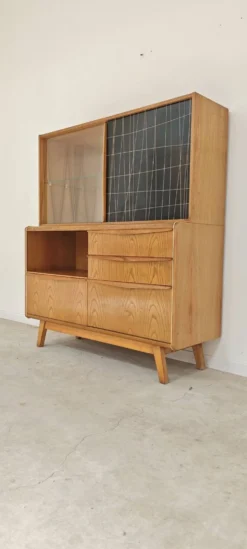 Buffet haut / Vaisselier U 372 / 386 par BLandsman et H Nepozytek 60