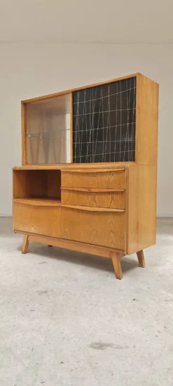 Buffet haut / Vaisselier U 372 / 386 par BLandsman et H Nepozytek 60