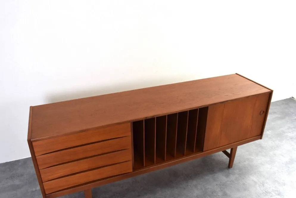 Buffet Hi-Fi en teck mi-siècle Ulvö par Erik Wørts pour Ikea, années 1960.