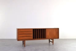 Buffet Hi-Fi en teck mi-siècle Ulvö par Erik Wørts pour Ikea, années 1960.