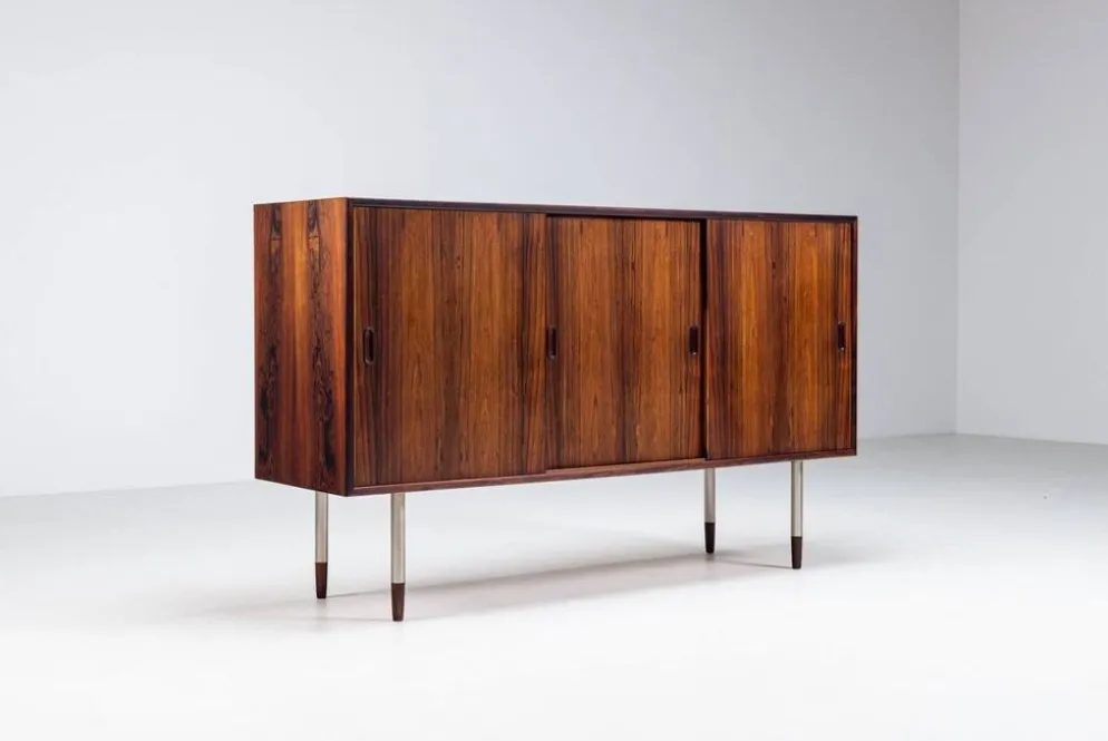 Buffet inhabituel en palissandre avec pieds en métal Danemark 1960
