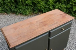 Buffet Mado vintage rénové kaki et bois – 2 portes et 1 tiroir