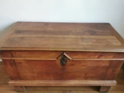 Buffet, malle vendéenne ancienne