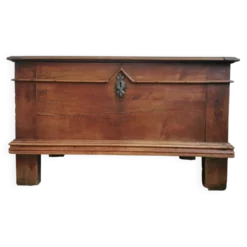 Buffet, malle vendéenne ancienne