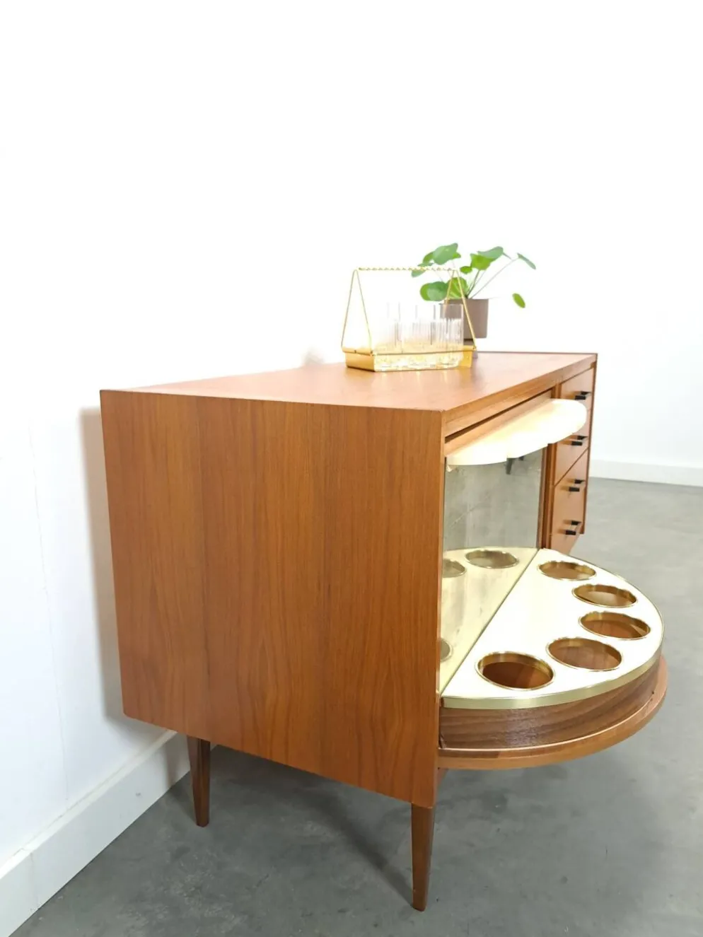 Buffet, meuble bar en bois laqué, 1950-60