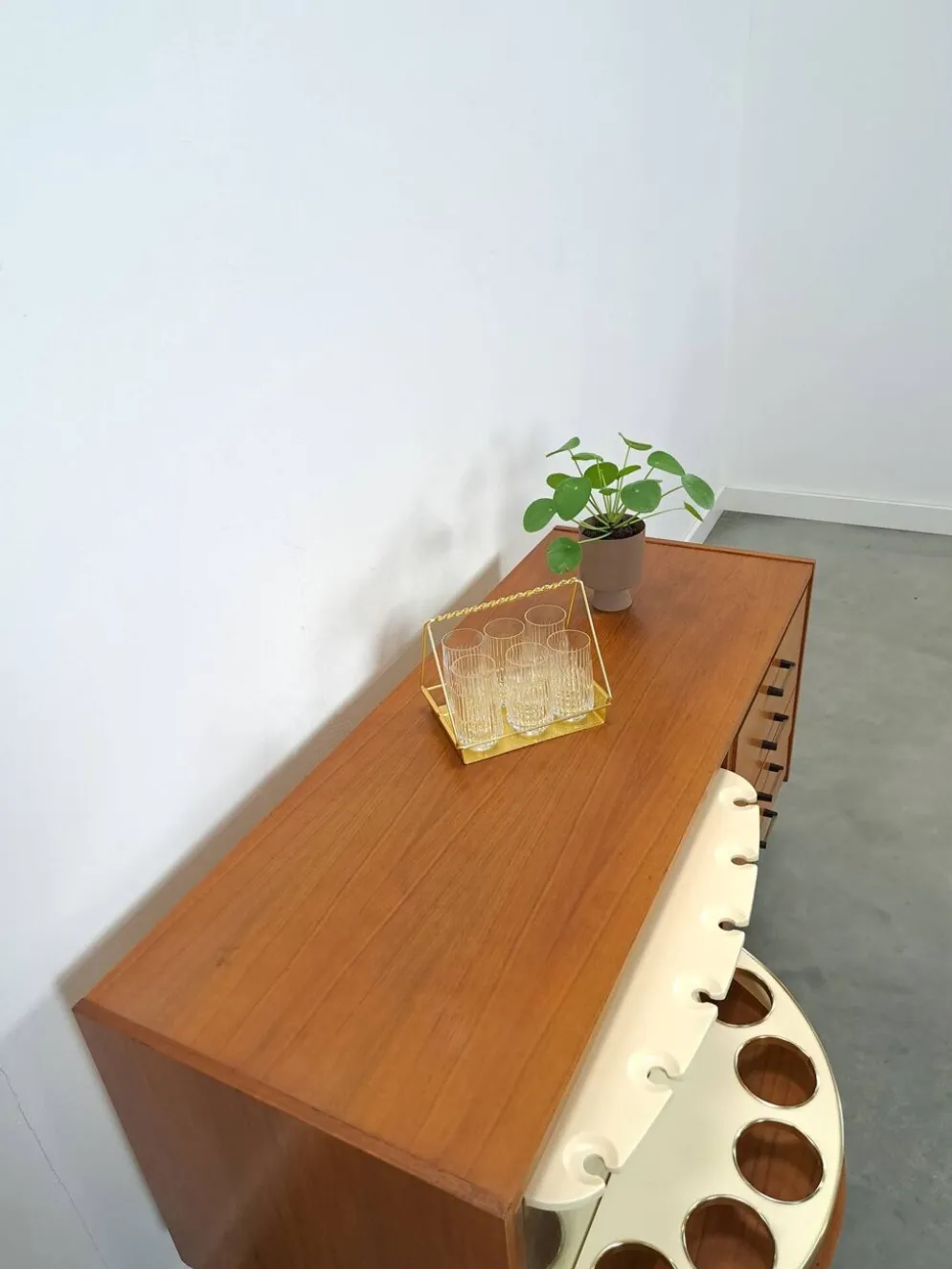 Buffet, meuble bar en bois laqué, 1950-60
