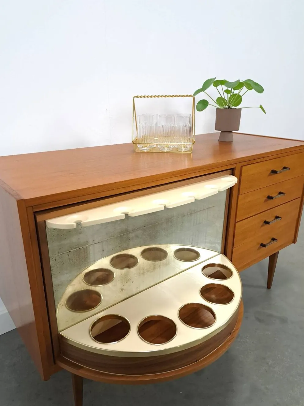 Buffet, meuble bar en bois laqué, 1950-60