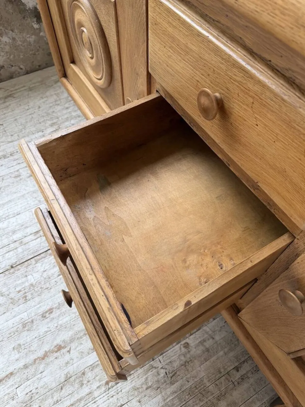 Buffet, meuble de rangement Art déco en chêne dans le goût de Dudouyt, 1940