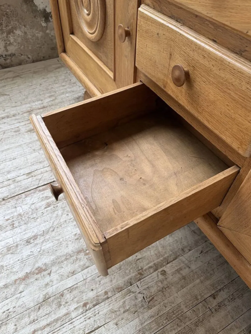 Buffet, meuble de rangement Art déco en chêne dans le goût de Dudouyt, 1940