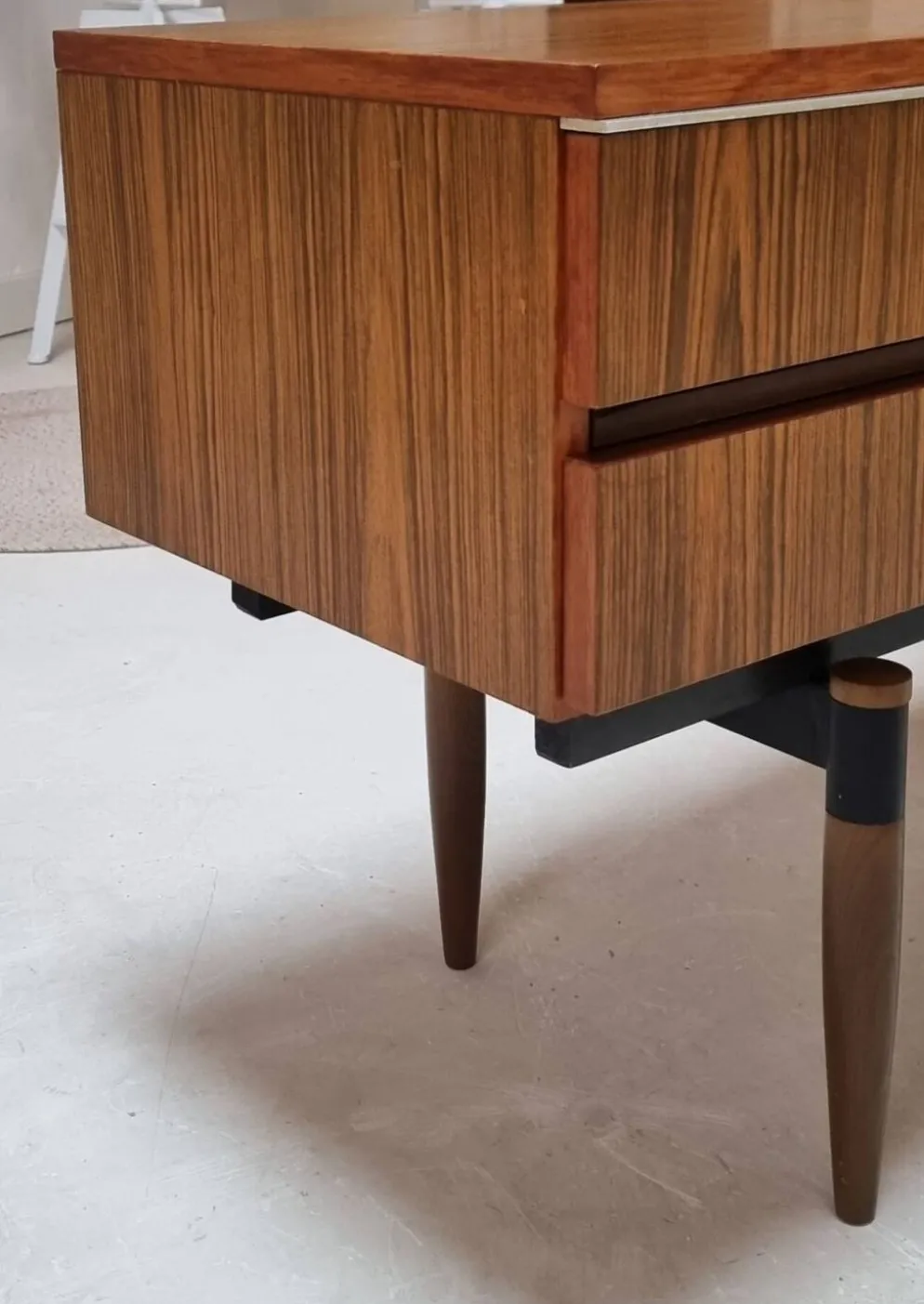 Buffet miroir des années 70