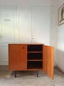 Buffet moderniste