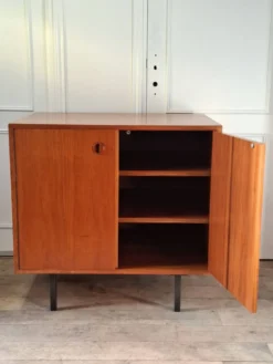 Buffet moderniste