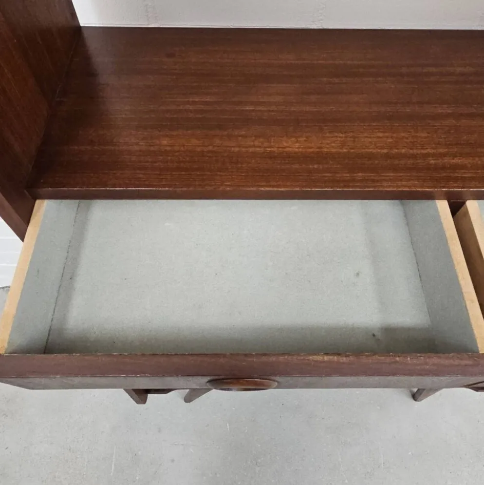 Buffet mural vintage avec portes coulissantes en verre