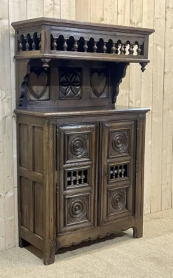 Buffet néo breton des années 50 en châtaignier