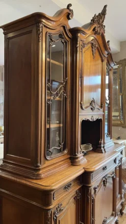 Buffet Noyer de style Louis XV