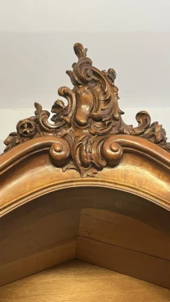 Buffet Noyer de style Louis XV