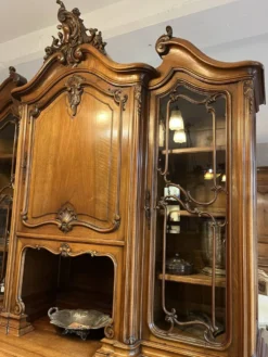Buffet Noyer de style Louis XV