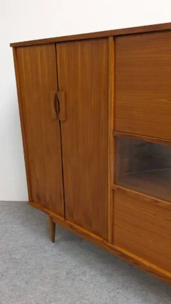 Buffet ou enfilade haute moderniste en teck, France vers 1960