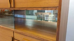Buffet ou enfilade haute moderniste en teck, France vers 1960