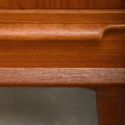 Buffet ou haut buffet Gunni Omann en teck pour Omann Jun Møbelfabrik, Danemark.