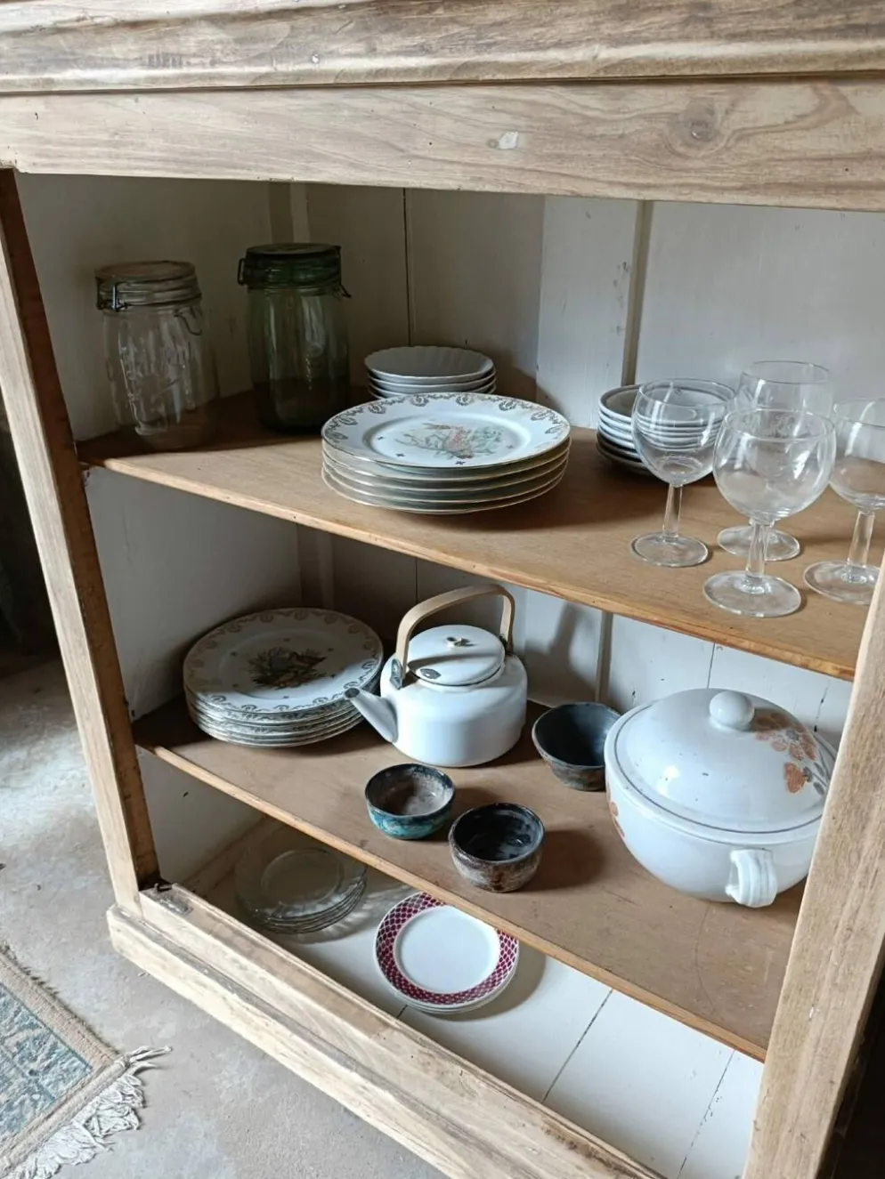 Buffet ouvert en bois