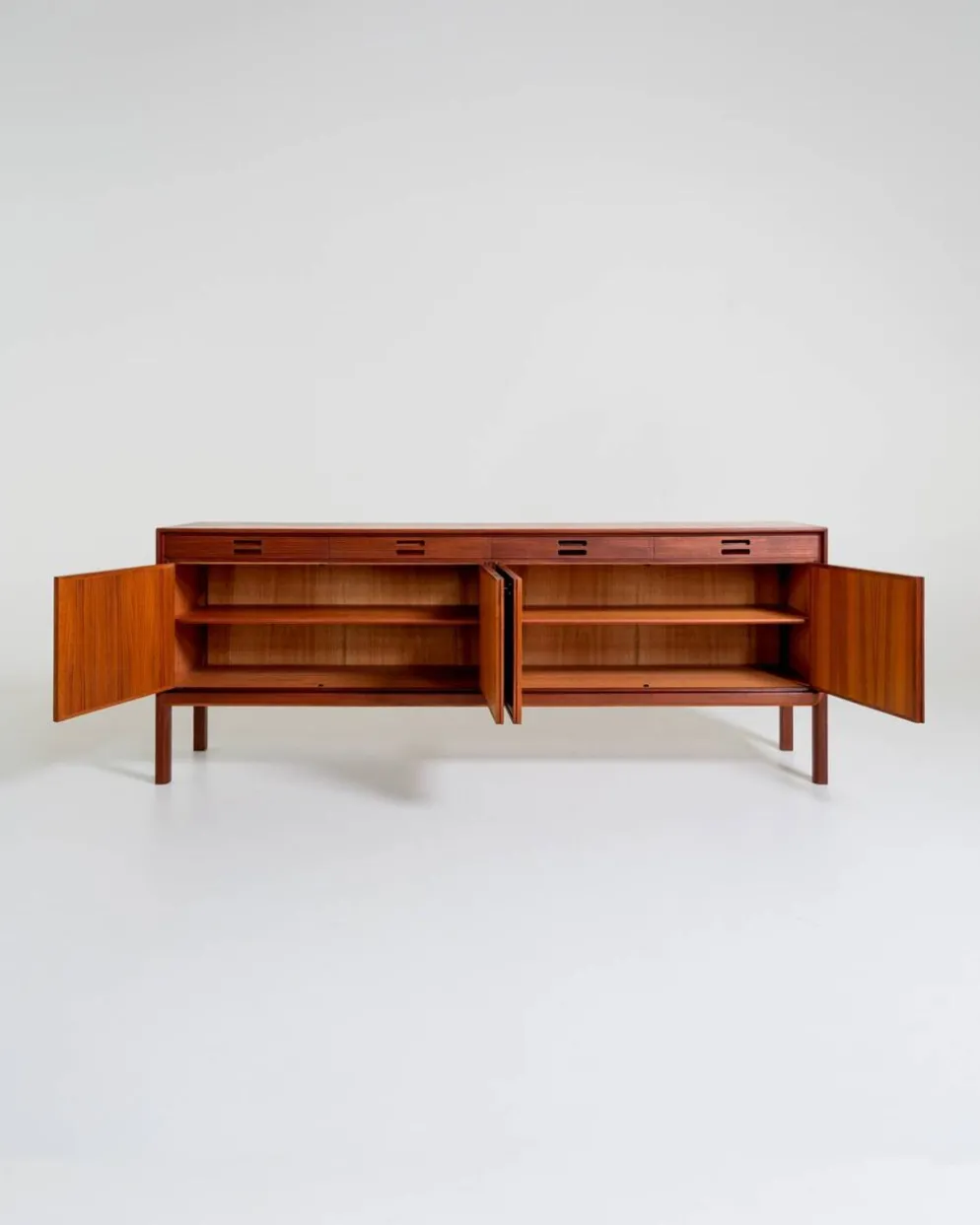 Buffet par Bertil Fridhagen pour Bodafors, Suède, années 1960.