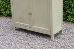 Buffet parisien ancien rénové – Vert Argile Envie & plateau bois – 99 cm