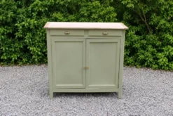Buffet parisien ancien rénové – Vert Argile Envie & plateau bois – 99 cm
