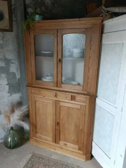 Buffet parisien d'angle