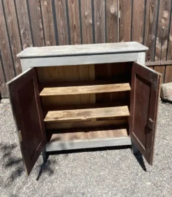 Buffet parisien en bois ancien gris