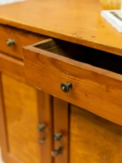 Buffet parisien en bois massif