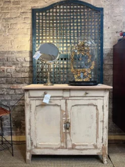 Buffet parisien patiné