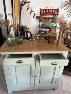 Buffet parisien vert amande vintage